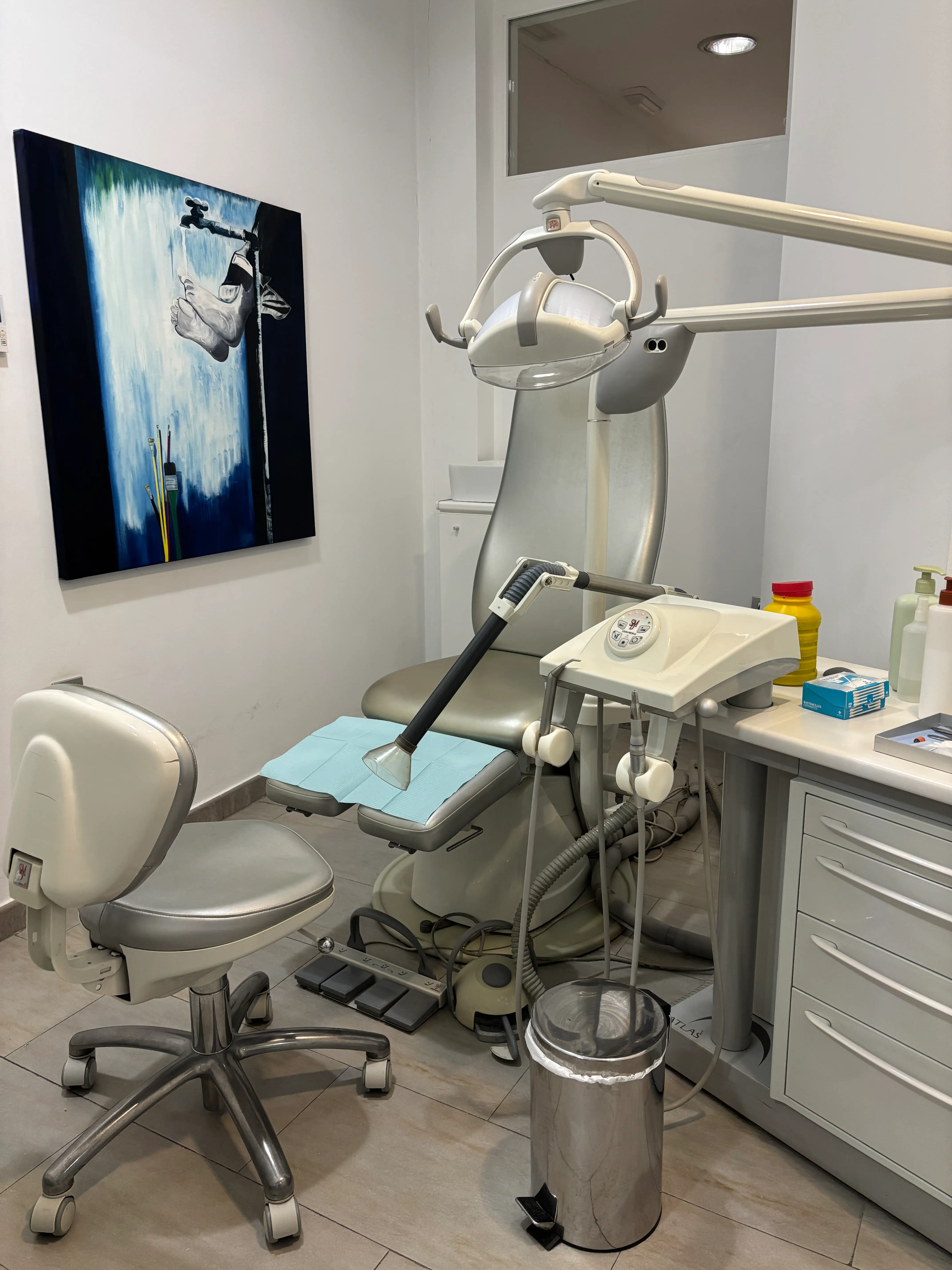 Sala de consulta de la planta baja de la clínica.